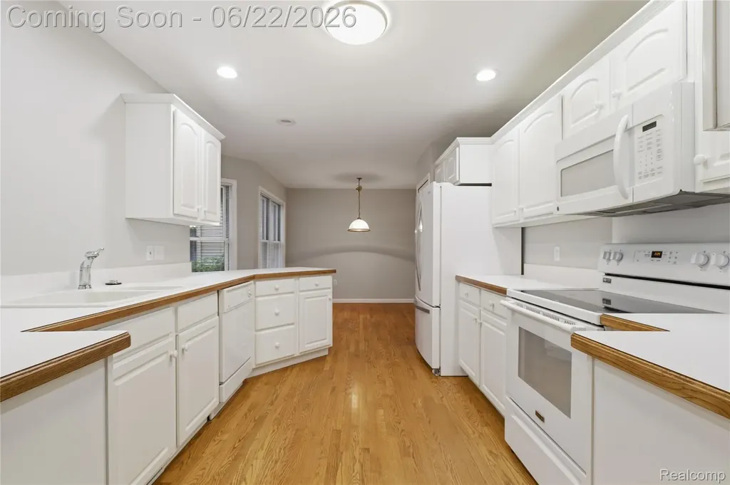 8091 Prestonwood Court Flushing Charter Township MI 48433