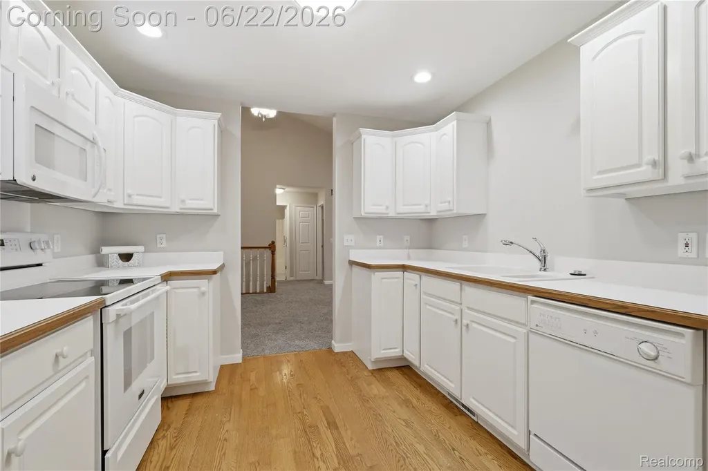 8091 Prestonwood Court Flushing Charter Township MI 48433