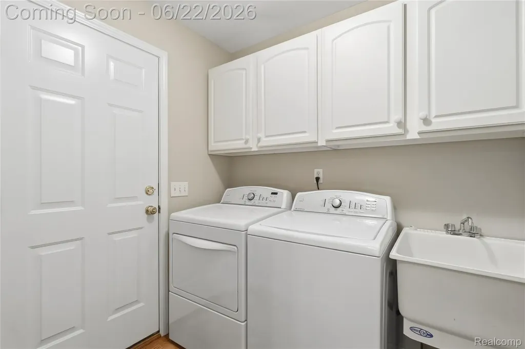 8091 Prestonwood Court Flushing Charter Township MI 48433