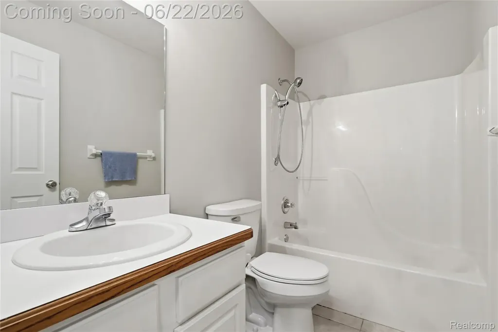 8091 Prestonwood Court Flushing Charter Township MI 48433