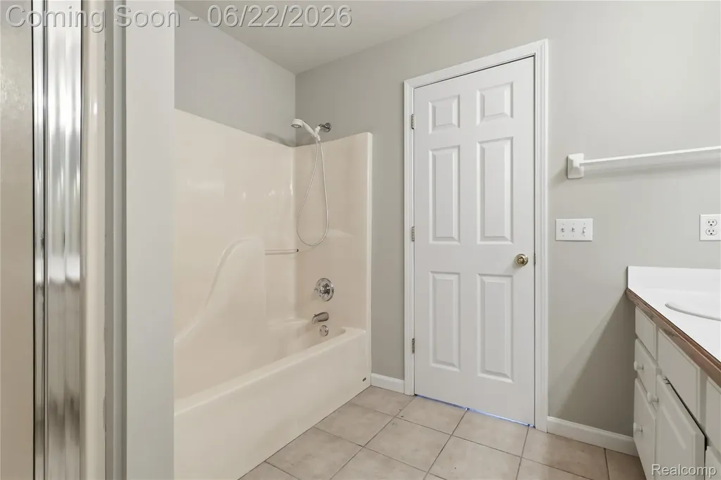 8091 Prestonwood Court Flushing Charter Township MI 48433