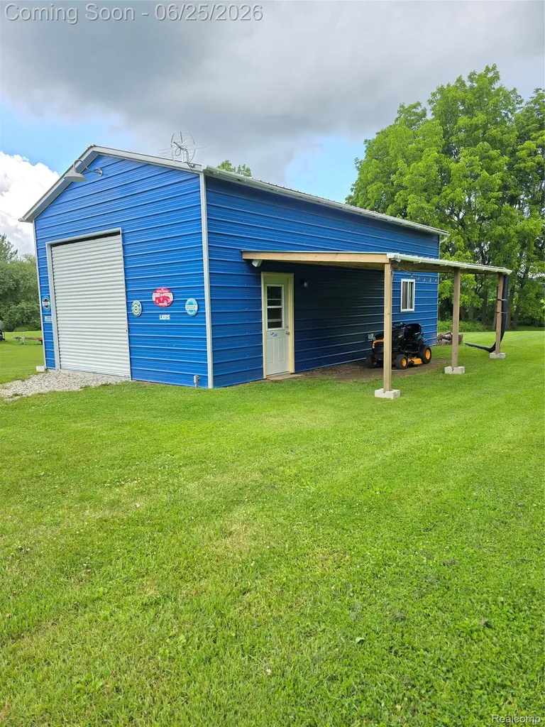 1336 W Hurd Road Vienna Charter Township MI 48420