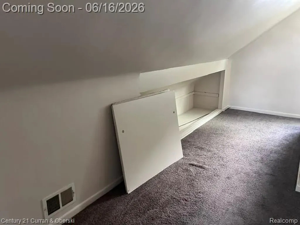 5727 Merriman Road Garden City City MI 48135