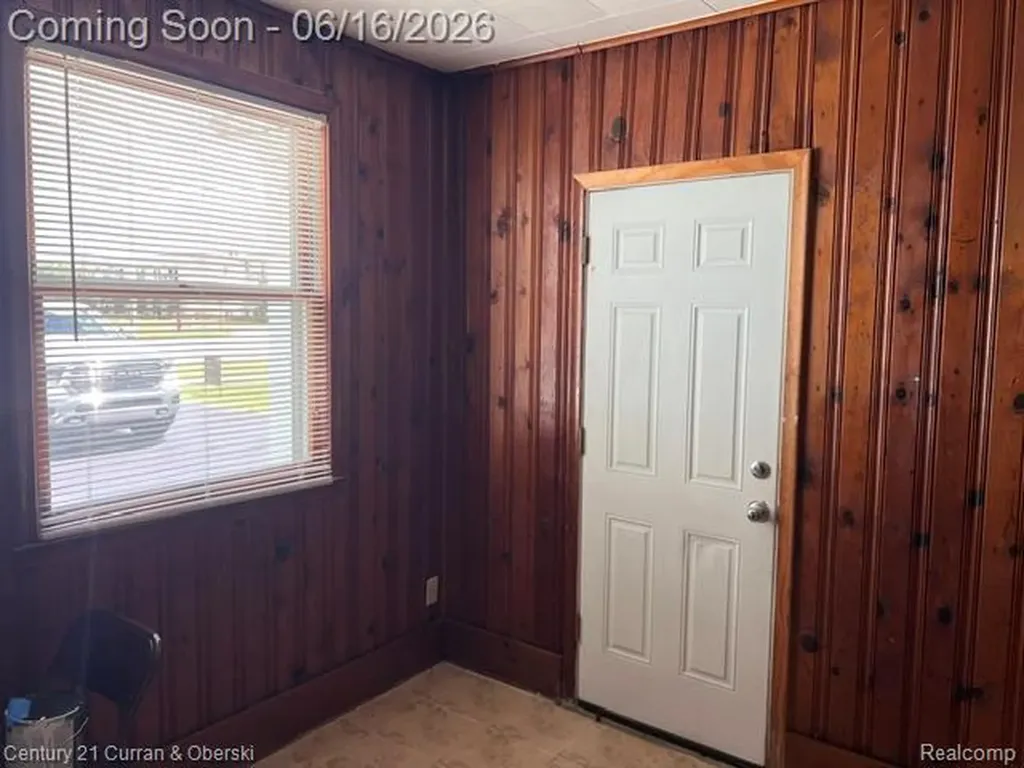 5727 Merriman Road Garden City City MI 48135