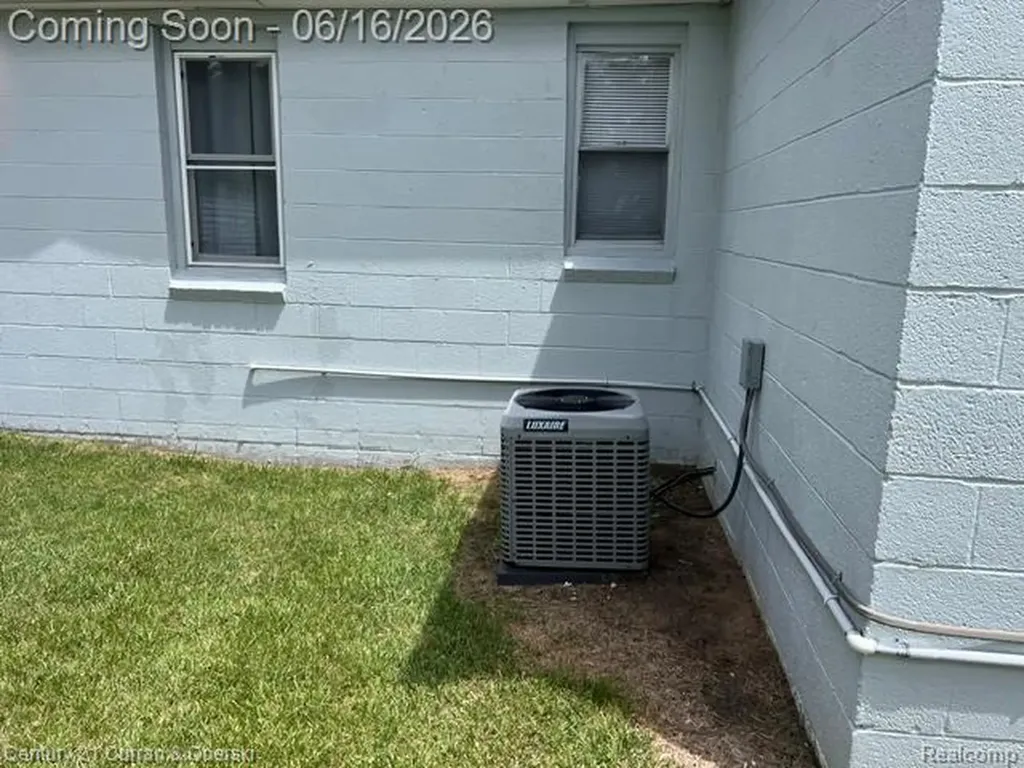 5727 Merriman Road Garden City City MI 48135