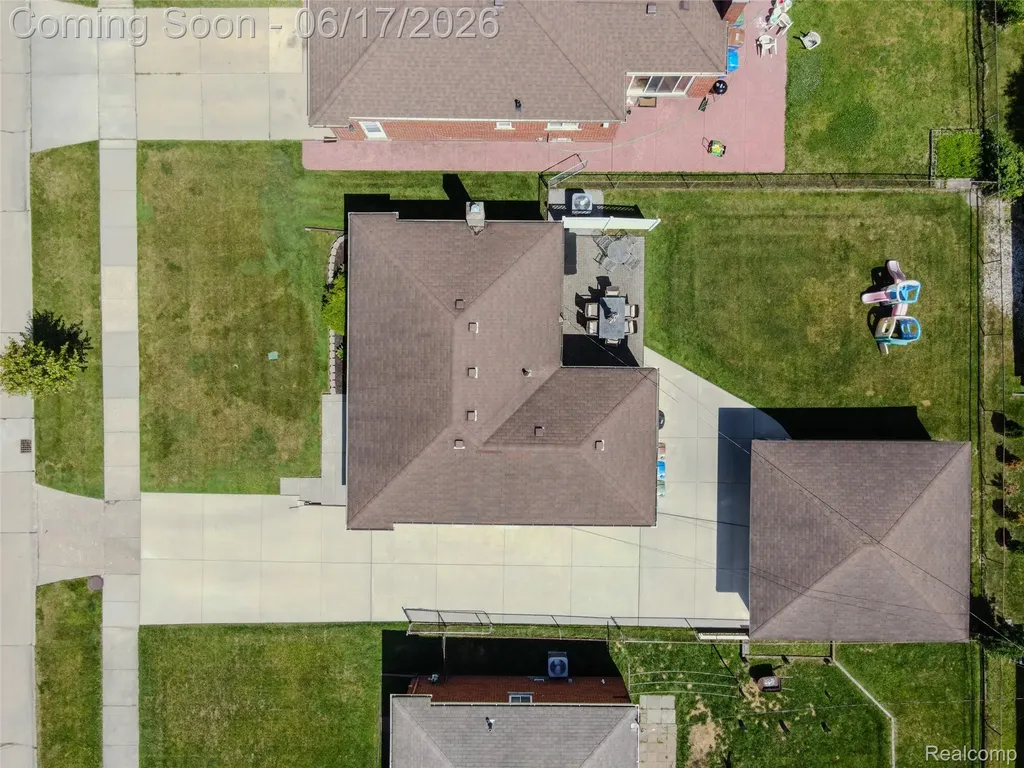 14914 Jenny Drive Warren City MI 48088