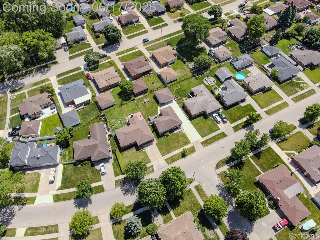14914 Jenny Drive Warren City MI 48088