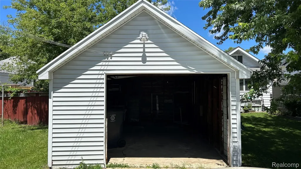 2202 Brown Street Flint City MI 48503