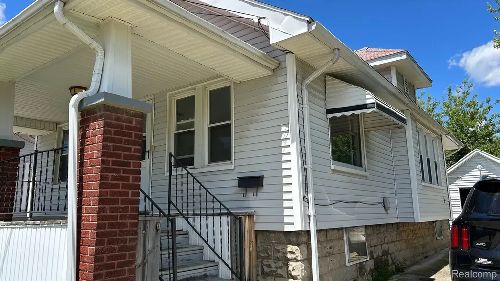 2202 Brown Street Flint City MI 48503