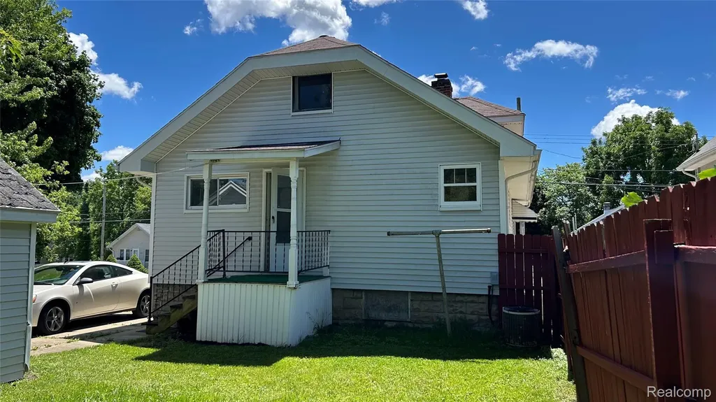 2202 Brown Street Flint City MI 48503
