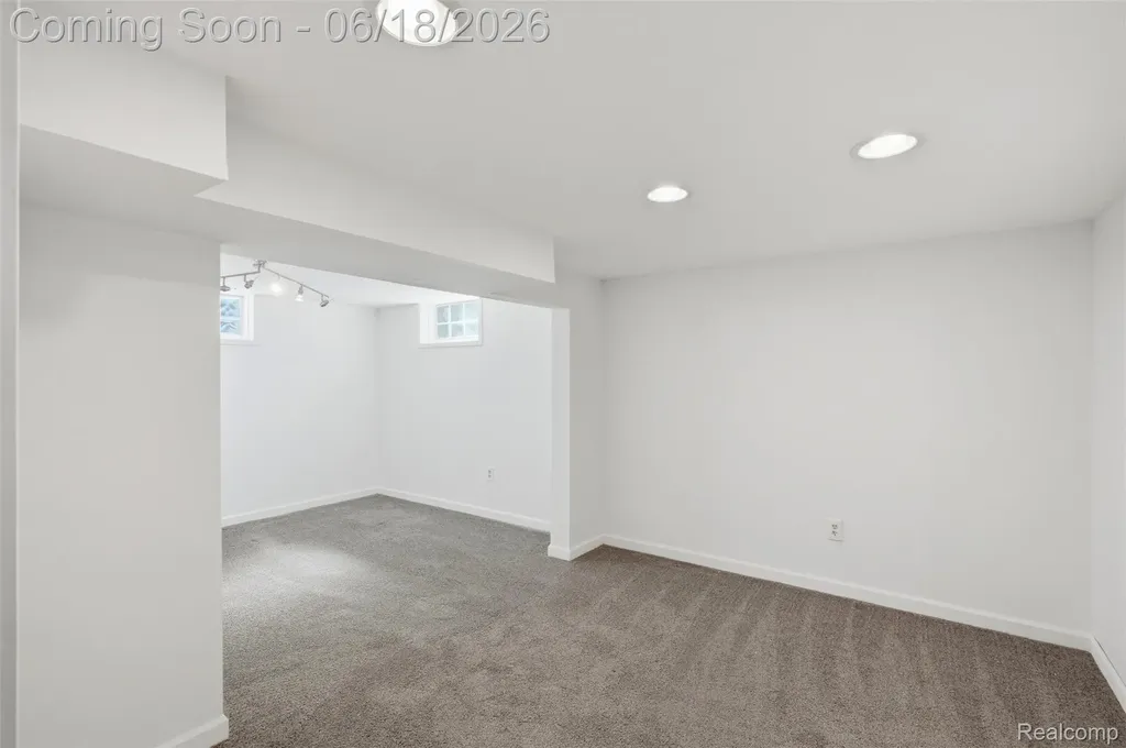 3829 W Auburn Road Rochester Hills City MI 48309
