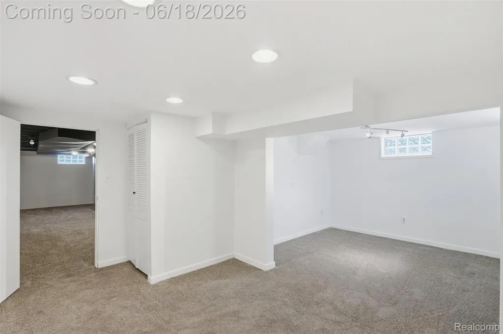 3829 W Auburn Road Rochester Hills City MI 48309