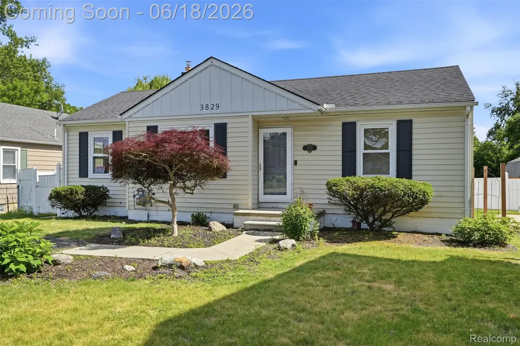 3829 W Auburn Road Rochester Hills City MI 48309
