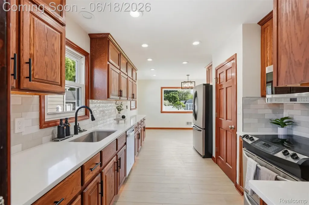 3829 W Auburn Road Rochester Hills City MI 48309