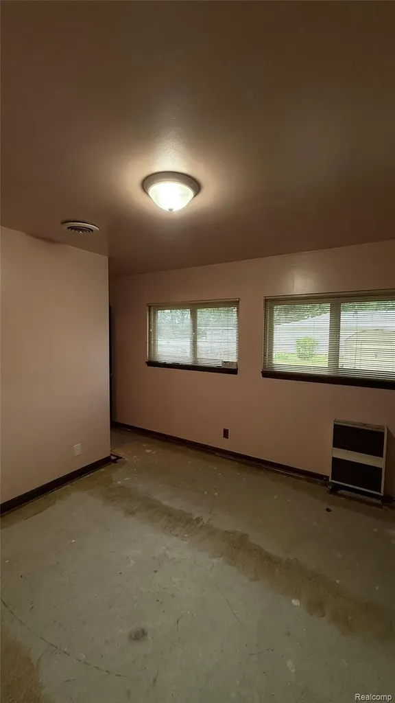 17009 Arlington Avenue Allen Park City MI 48101