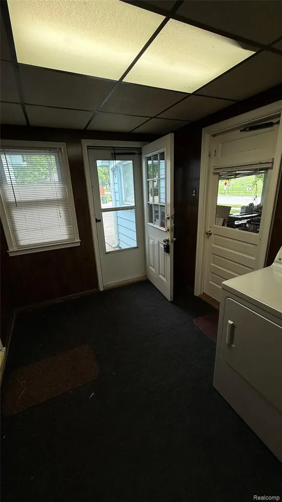 17009 Arlington Avenue Allen Park City MI 48101