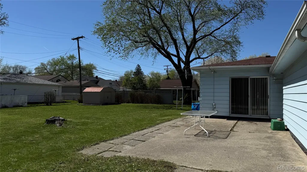 17009 Arlington Avenue Allen Park City MI 48101