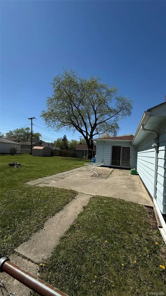 17009 Arlington Avenue Allen Park City MI 48101