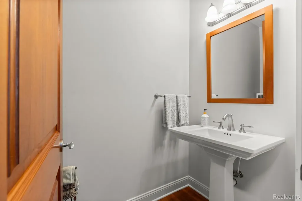 21480 Lujon Court Northville City MI 48167