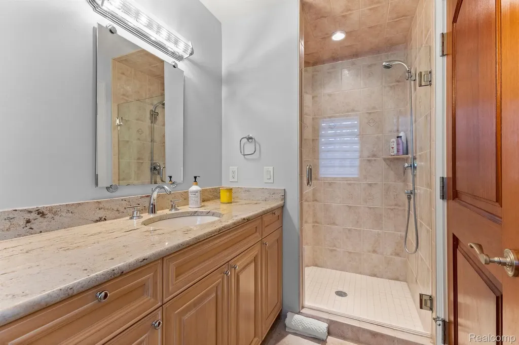 21480 Lujon Court Northville City MI 48167