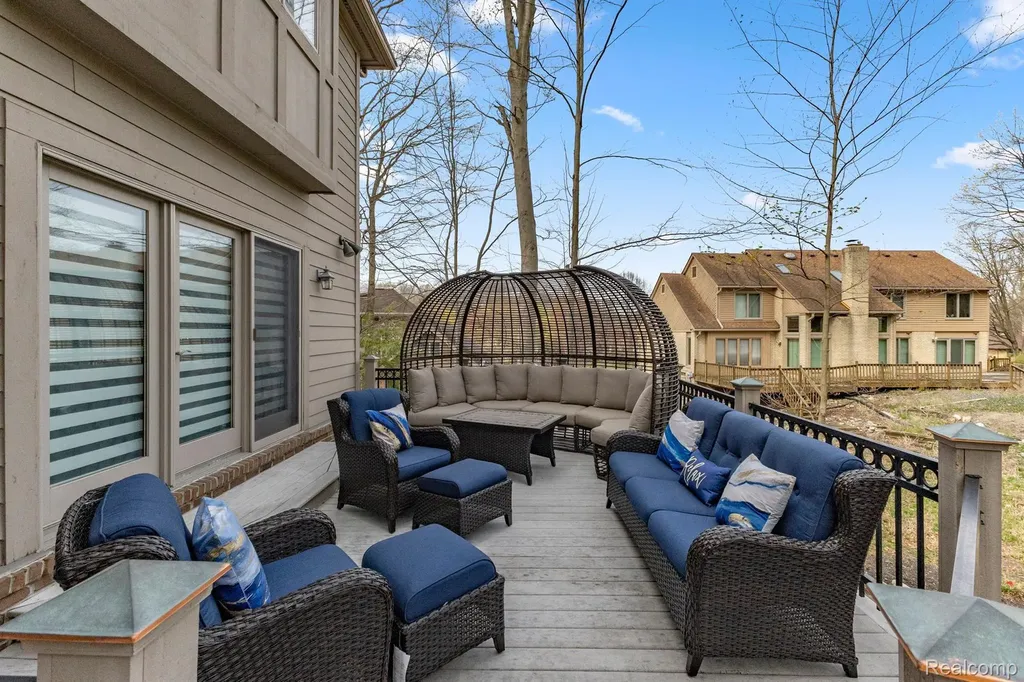 21480 Lujon Court Northville City MI 48167