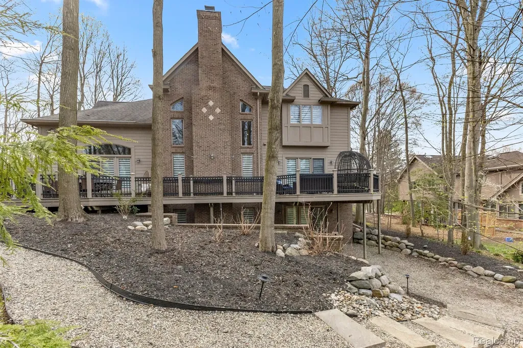 21480 Lujon Court Northville City MI 48167