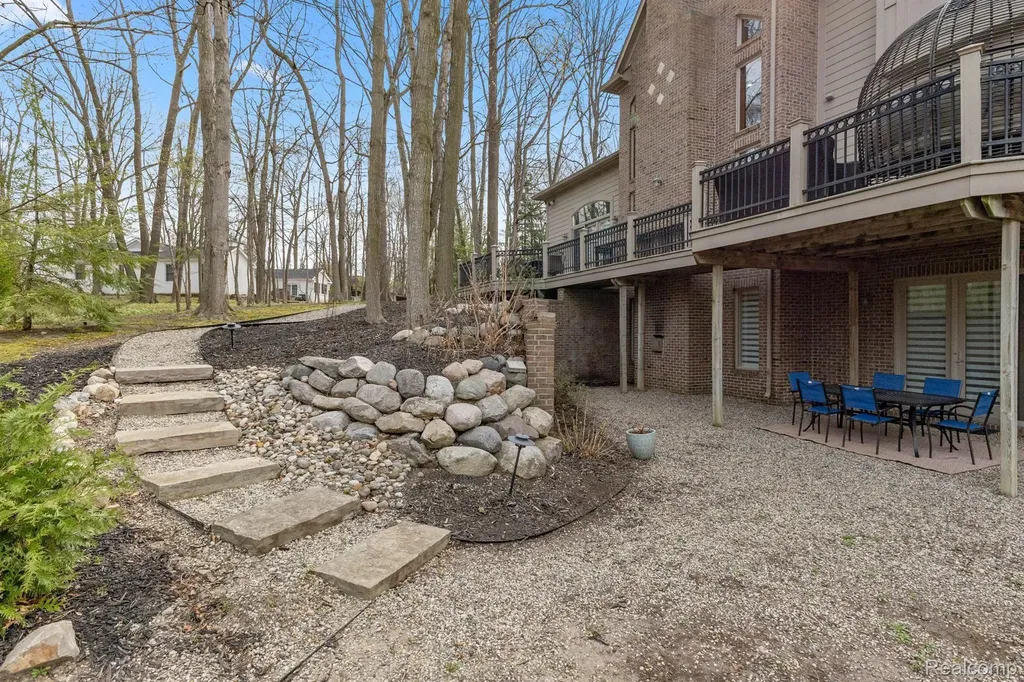 21480 Lujon Court Northville City MI 48167