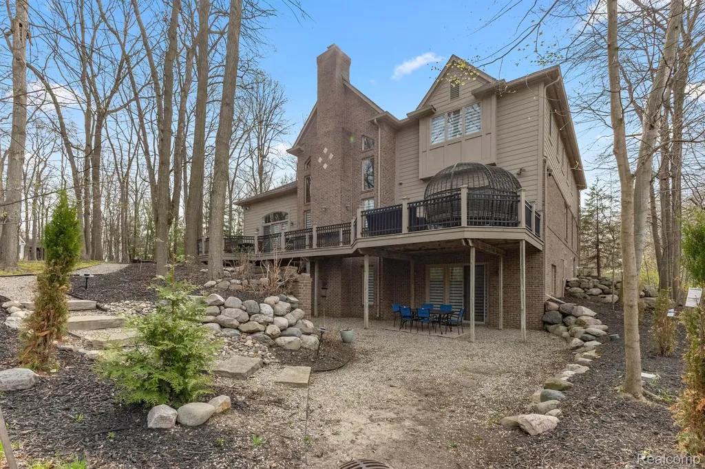 21480 Lujon Court Northville City MI 48167