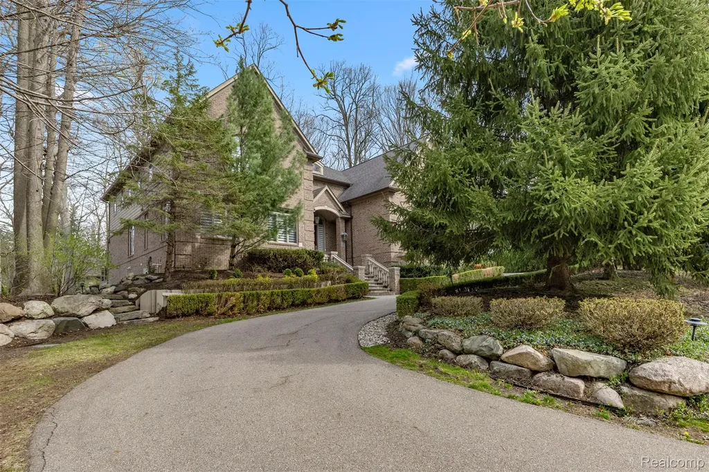 21480 Lujon Court Northville City MI 48167