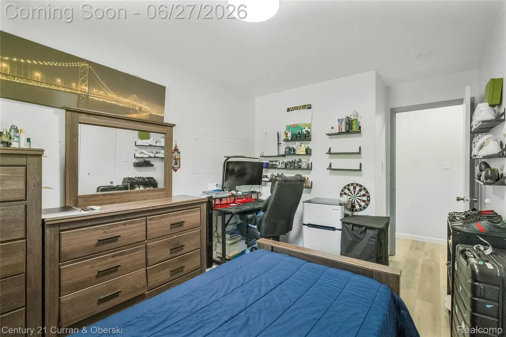 28906 Lorikay Street Farmington Hills City MI 48334