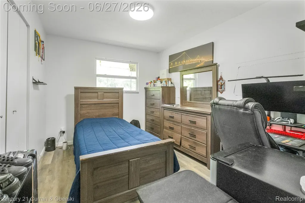28906 Lorikay Street Farmington Hills City MI 48334