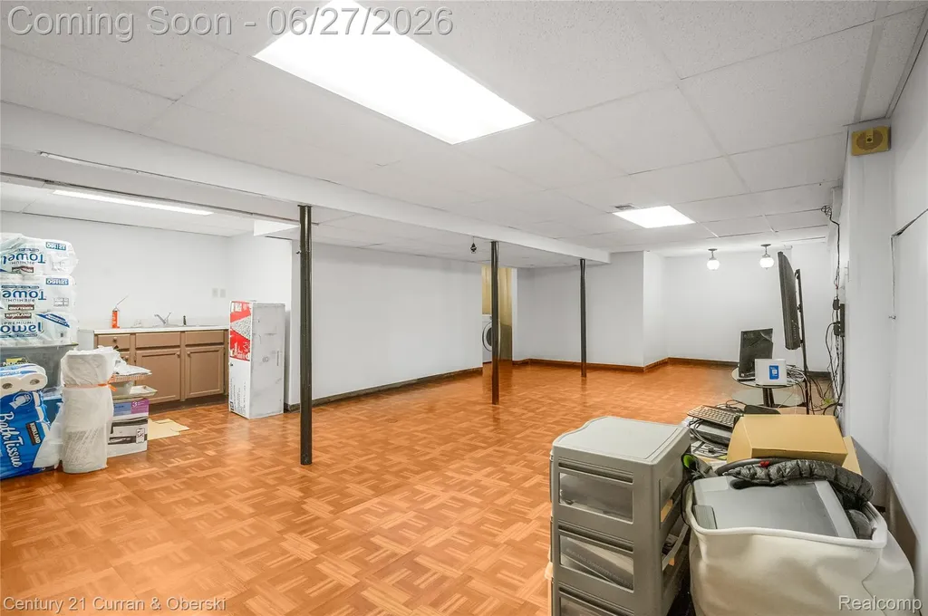 28906 Lorikay Street Farmington Hills City MI 48334