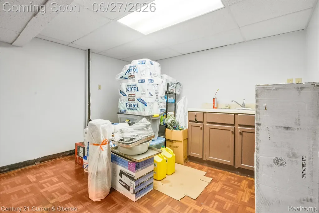 28906 Lorikay Street Farmington Hills City MI 48334