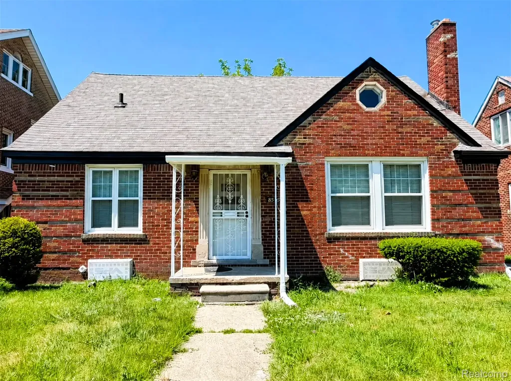 8573 E Outer Drive Detroit City MI 48213