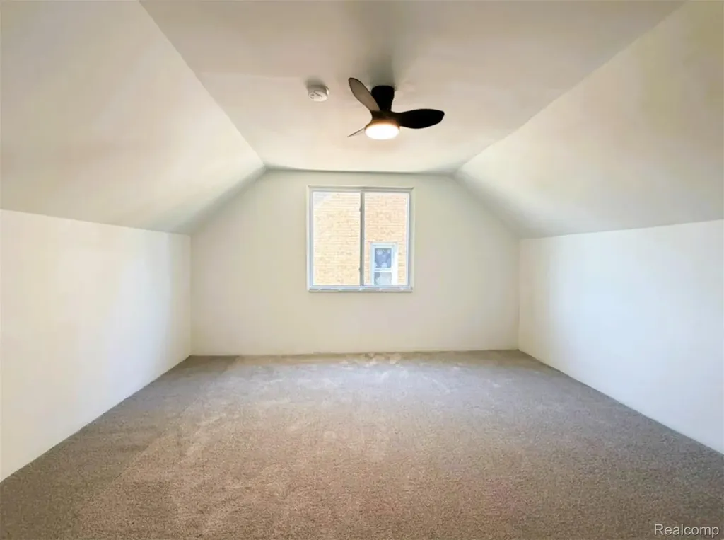 8573 E Outer Drive Detroit City MI 48213