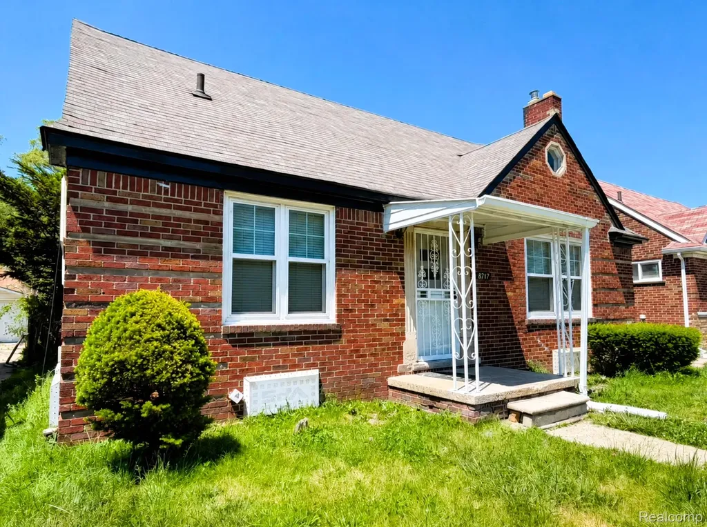8573 E Outer Drive Detroit City MI 48213
