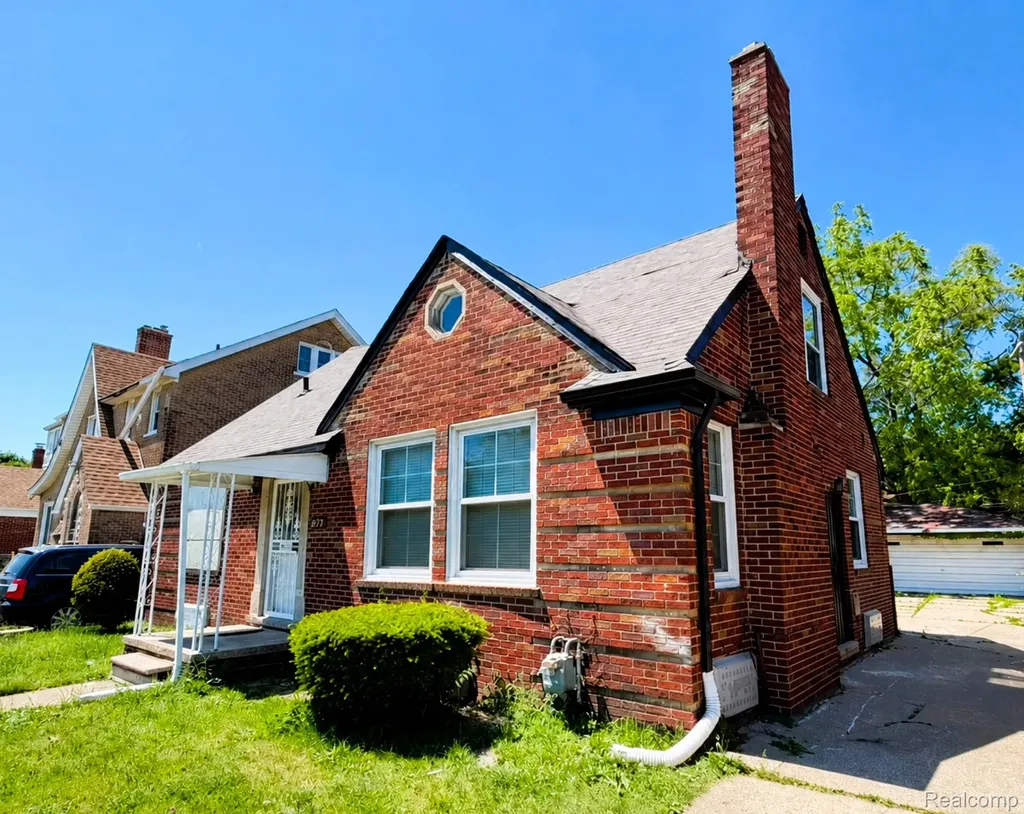 8573 E Outer Drive Detroit City MI 48213