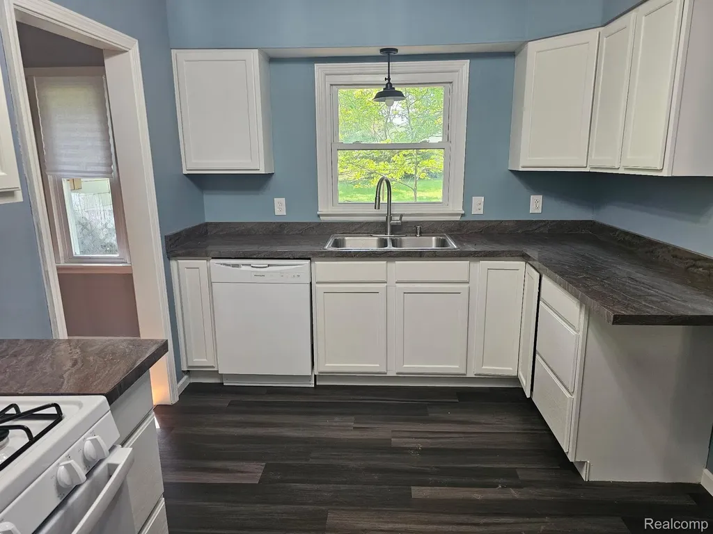 1260 Gilbert Street Flint Charter Township MI 48532