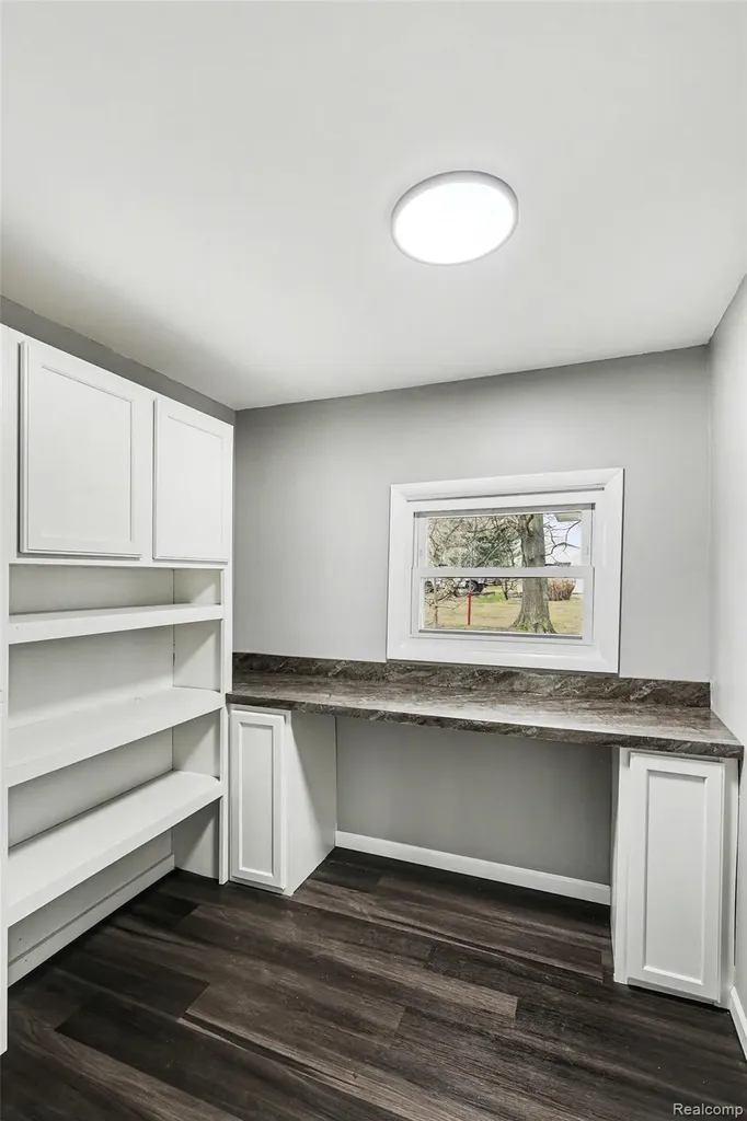 1260 Gilbert Street Flint Charter Township MI 48532