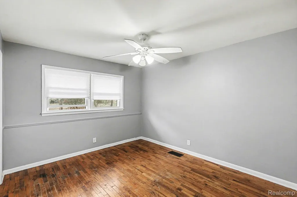 1260 Gilbert Street Flint Charter Township MI 48532