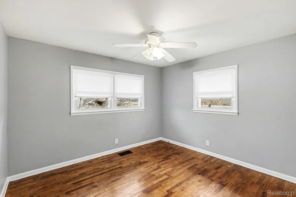 1260 Gilbert Street Flint Charter Township MI 48532