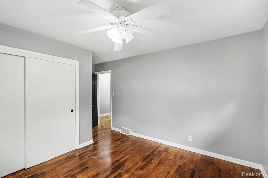 1260 Gilbert Street Flint Charter Township MI 48532