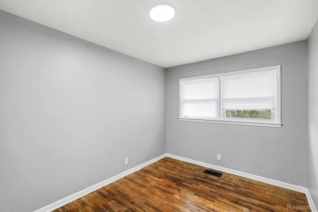 1260 Gilbert Street Flint Charter Township MI 48532