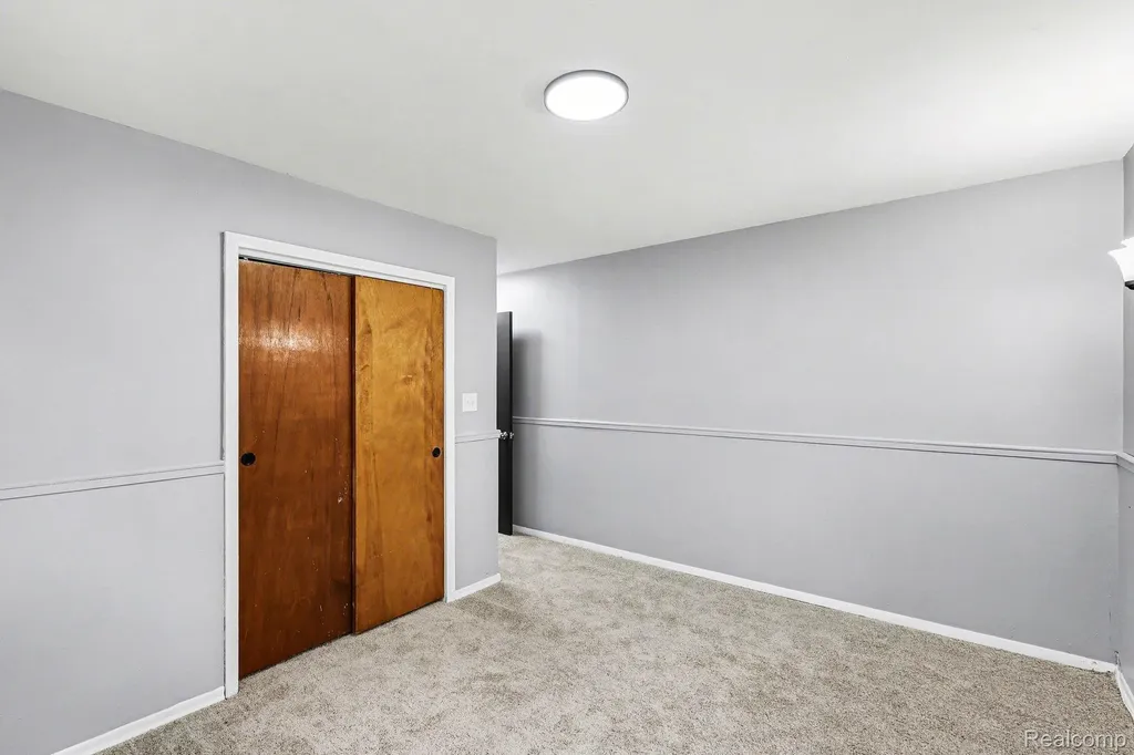 1260 Gilbert Street Flint Charter Township MI 48532