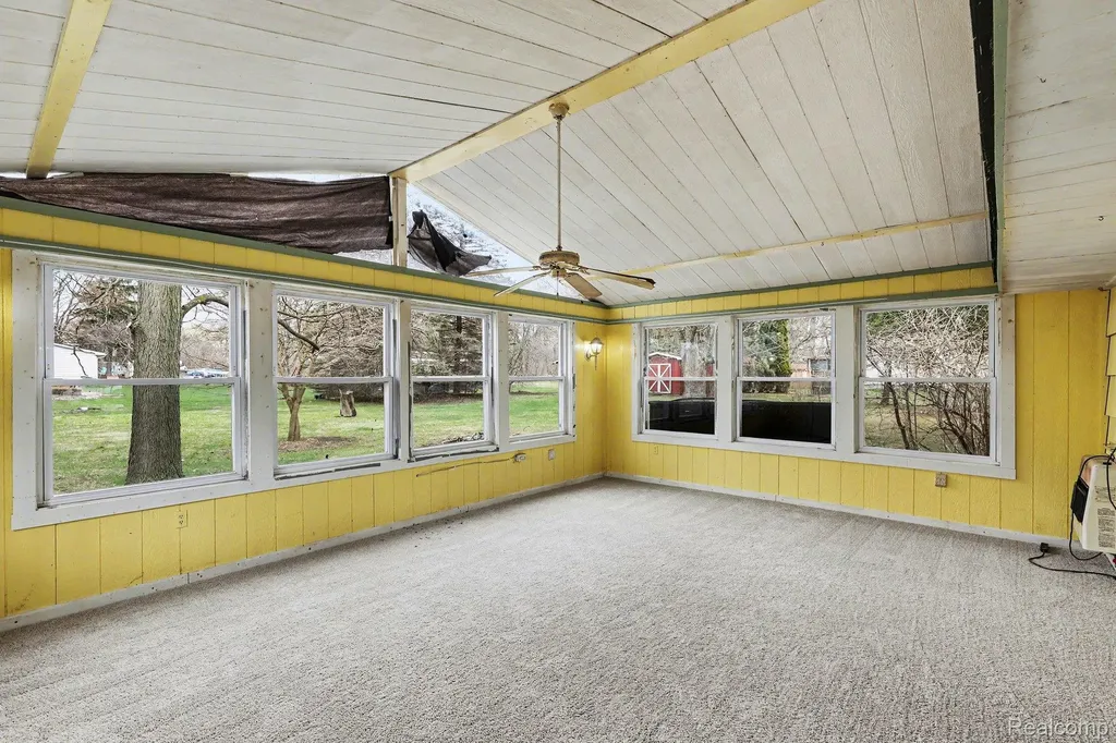 1260 Gilbert Street Flint Charter Township MI 48532