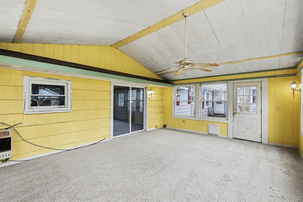 1260 Gilbert Street Flint Charter Township MI 48532