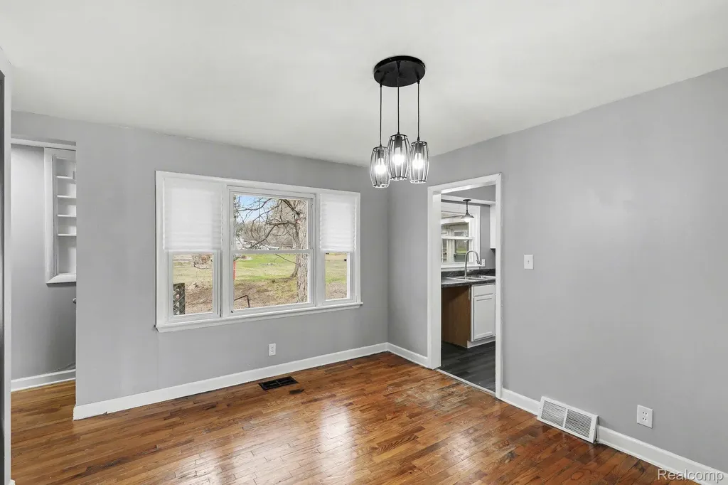 1260 Gilbert Street Flint Charter Township MI 48532