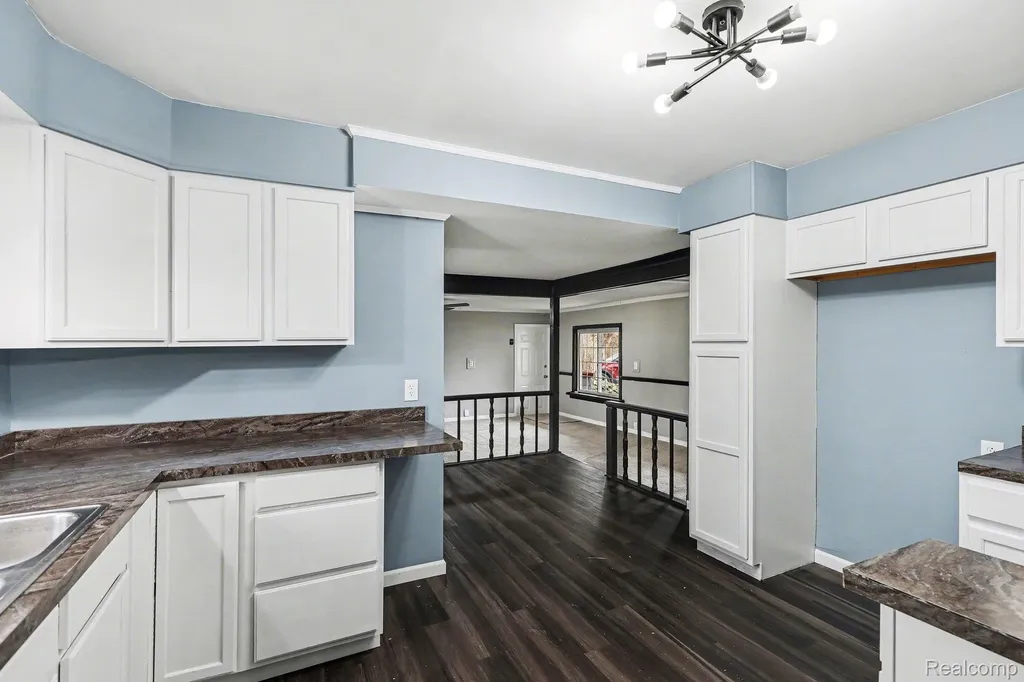 1260 Gilbert Street Flint Charter Township MI 48532