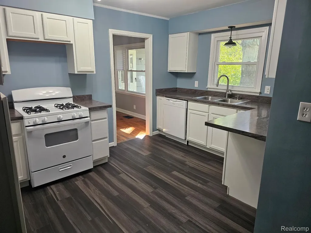 1260 Gilbert Street Flint Charter Township MI 48532
