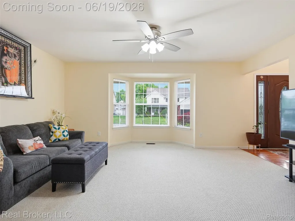 6729 Eckerman Drive Troy City MI 48085